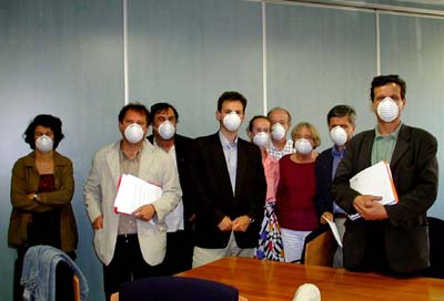 Masques antipollution au SMTC le 22-05-00
