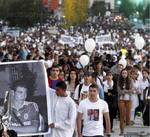 Marche blanche à la mémoire de Kevin et Sofiane (Photo Dauphiné Libéré, tous droits réservés)