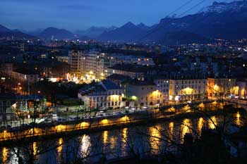 Grenoble nuit